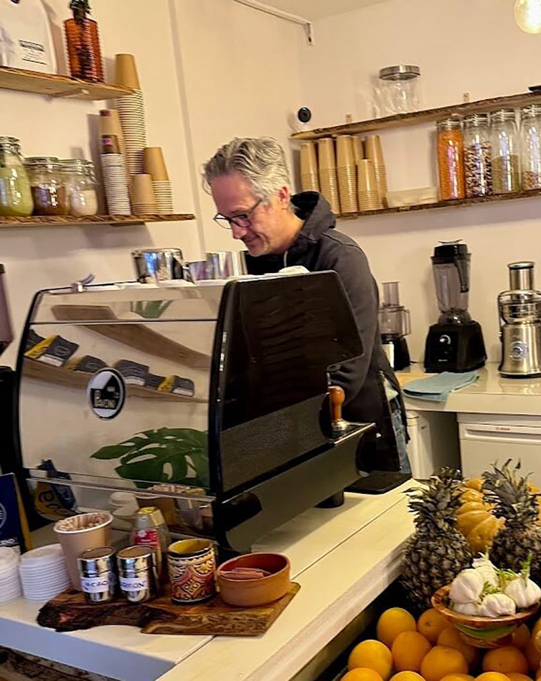 Little paradise sandwich shop olgun